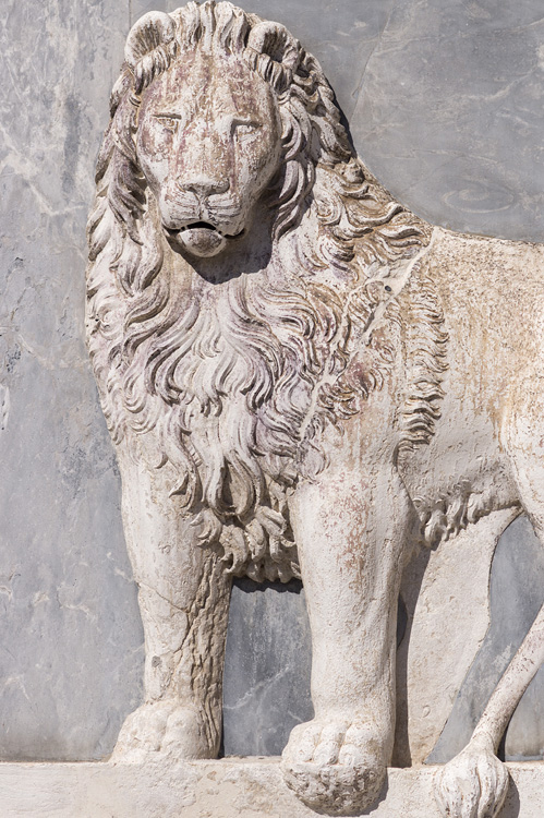 Lion sculpture